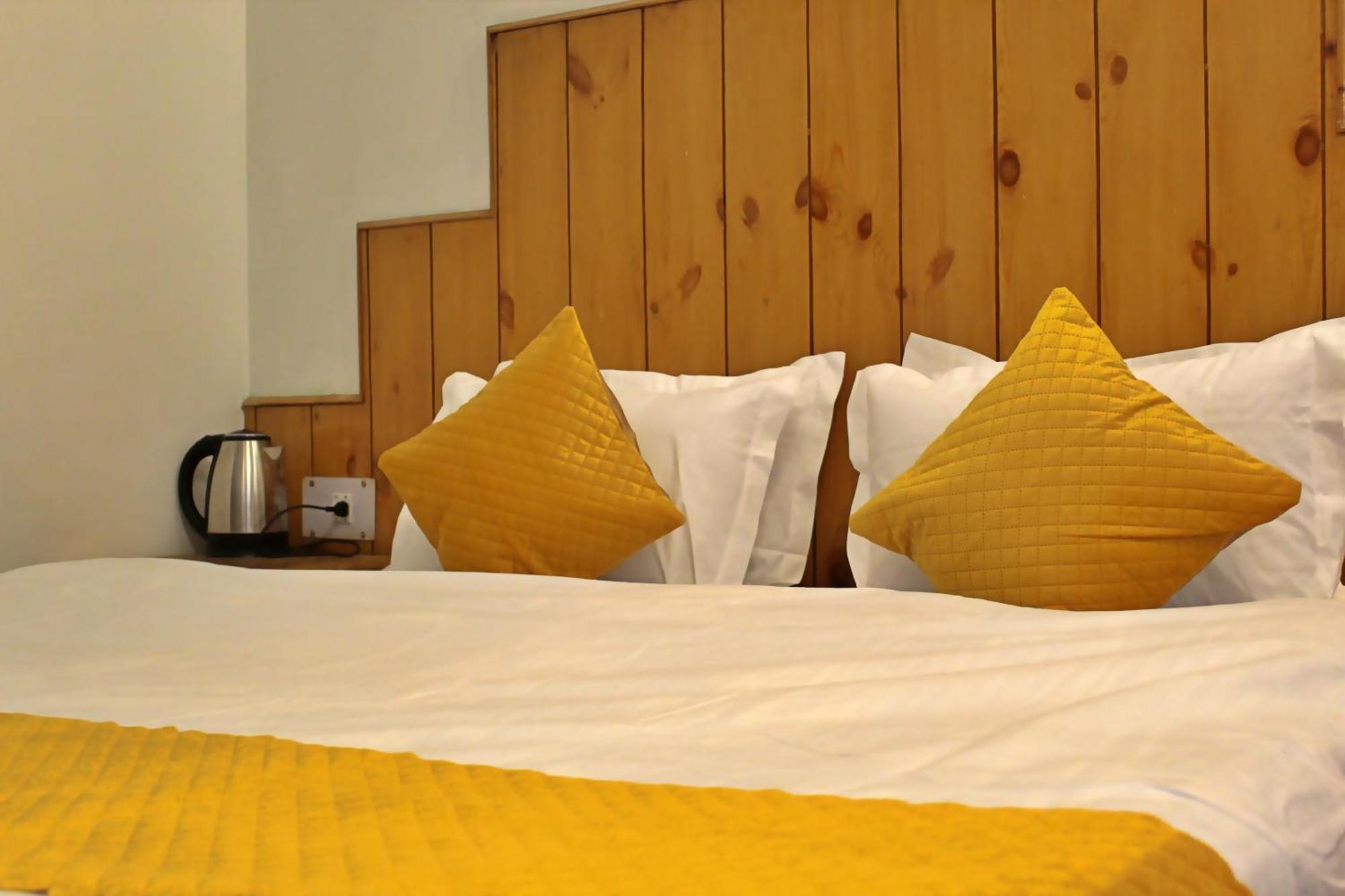 Sylvan Woods Cottage Manali  Bagian luar foto