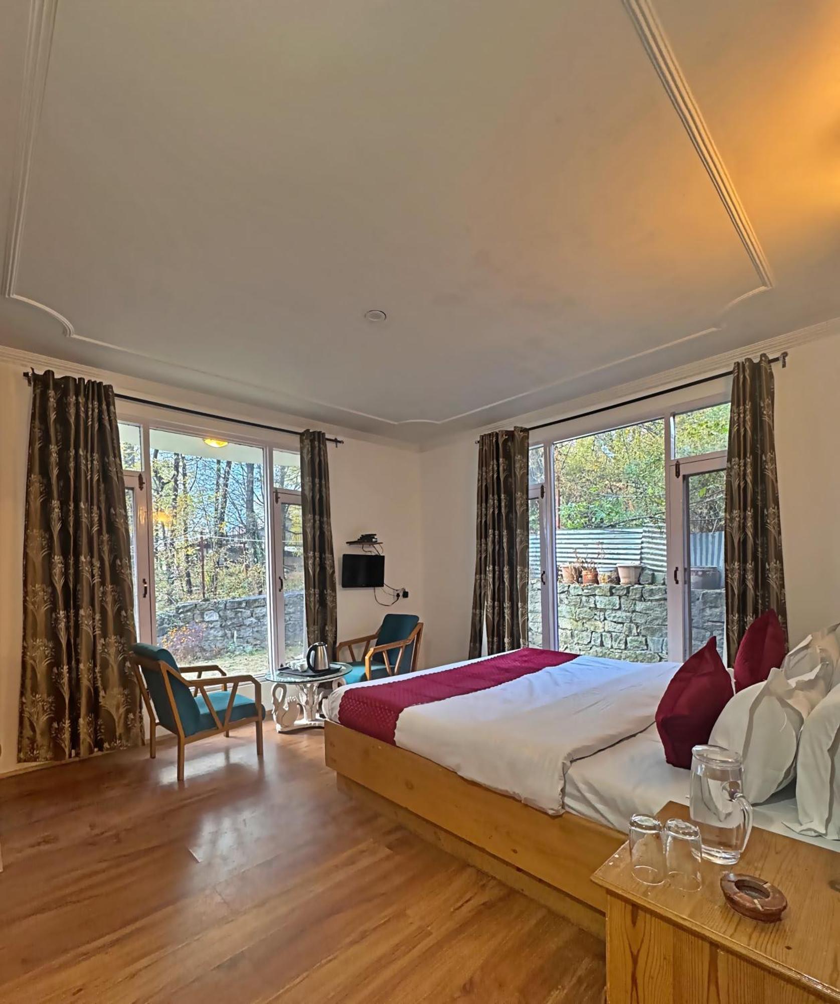 Sylvan Woods Cottage Manali  Bagian luar foto