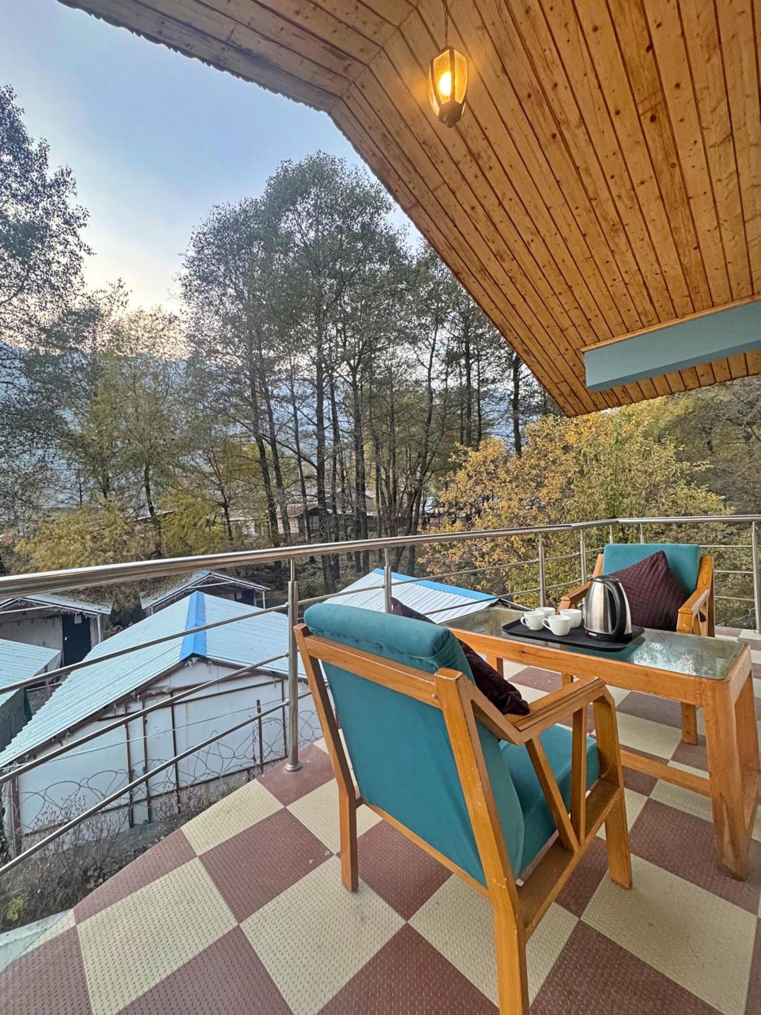 Sylvan Woods Cottage Manali  Bagian luar foto